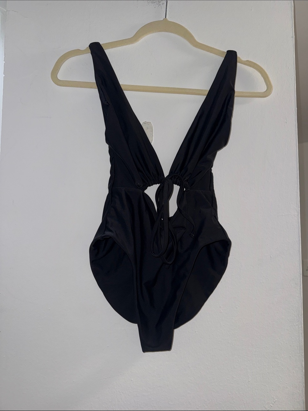 NWOT Jade swim Black One-Piece Swimsuit with Front Cutout Size Small